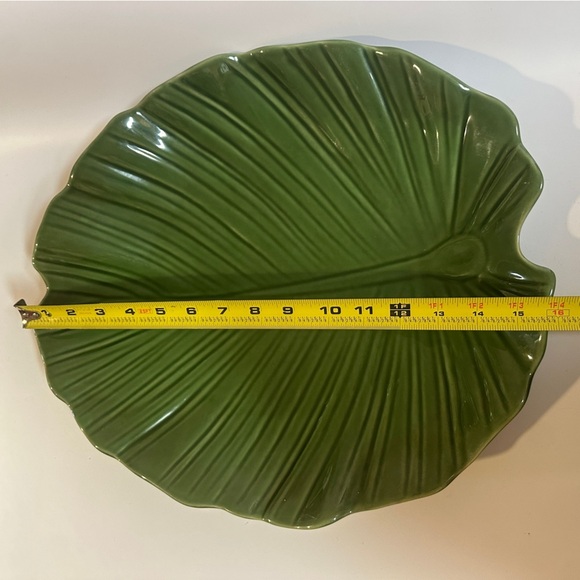 Roscher Leaf Collection Large Green Stoneware Serving Platter - Picture 10 of 11